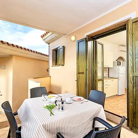 Aparthotel With Panoramic Swimming Pool In Tergu